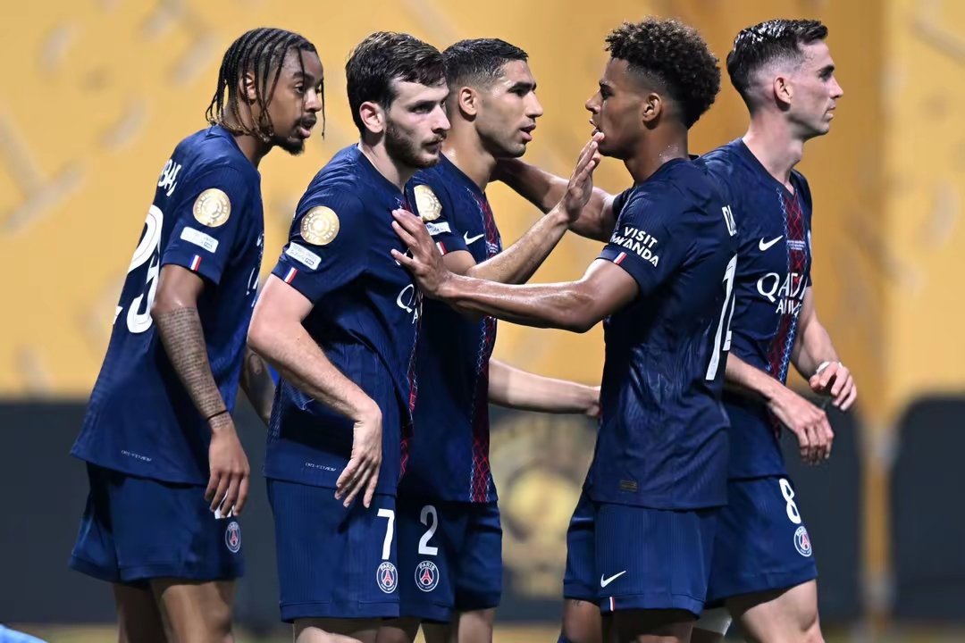 开云体育下载-葡超倒计时,拜仁慕尼黑赛前再遭质疑,细节引发关注,态度坚定,身体对抗强度拉满的简单介绍