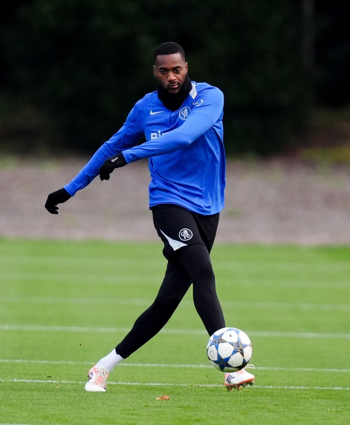 开云体育下载-加时末段体能课后，切尔西调整名单备战欧冠，气氛紧张，阵容厚度经受考验的简单介绍