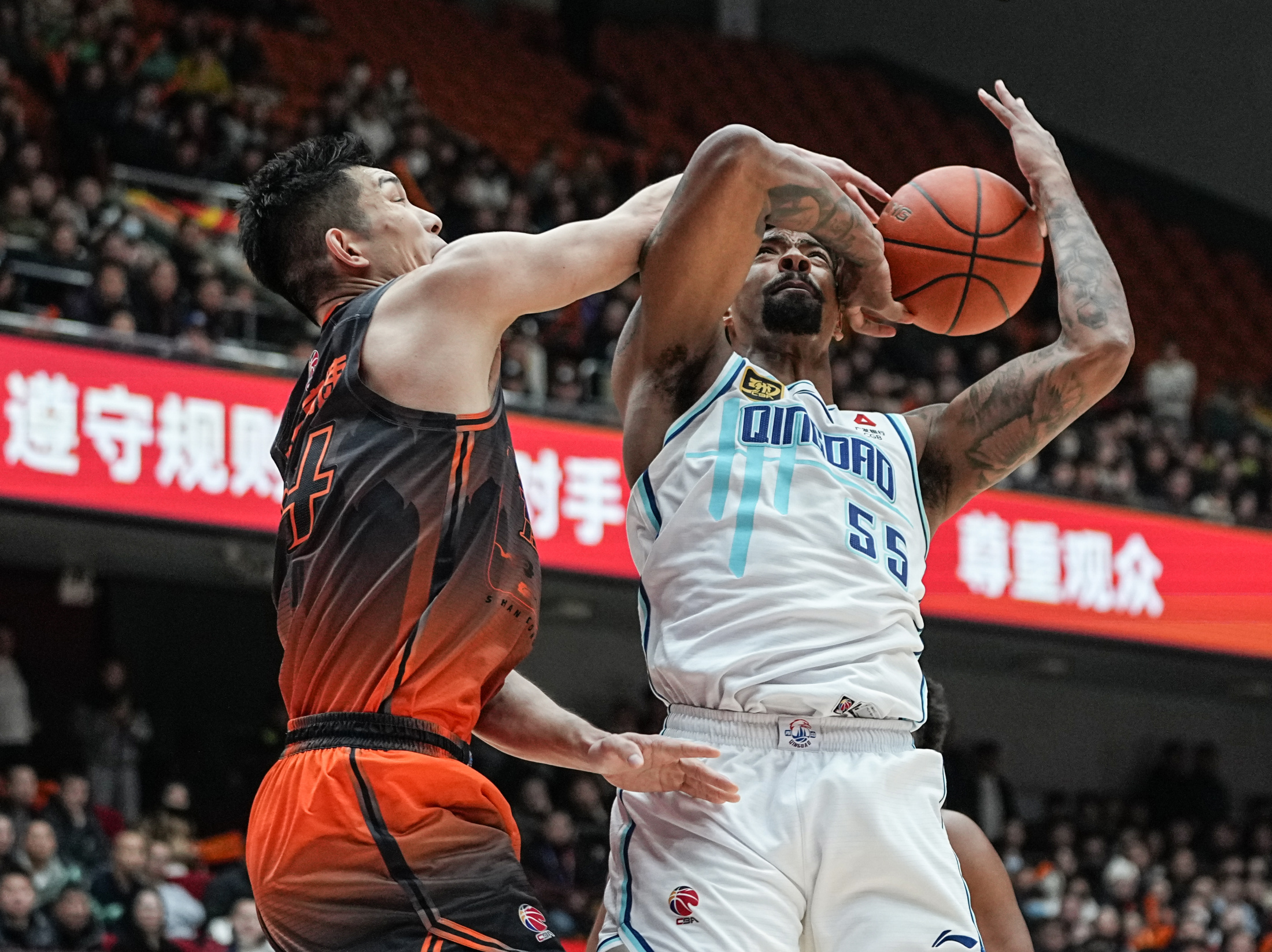 包含转折点！奥兰多魔术门线救险；CBA季后赛赛前攻防权衡；话题不断；阵容厚度经受考验的词条