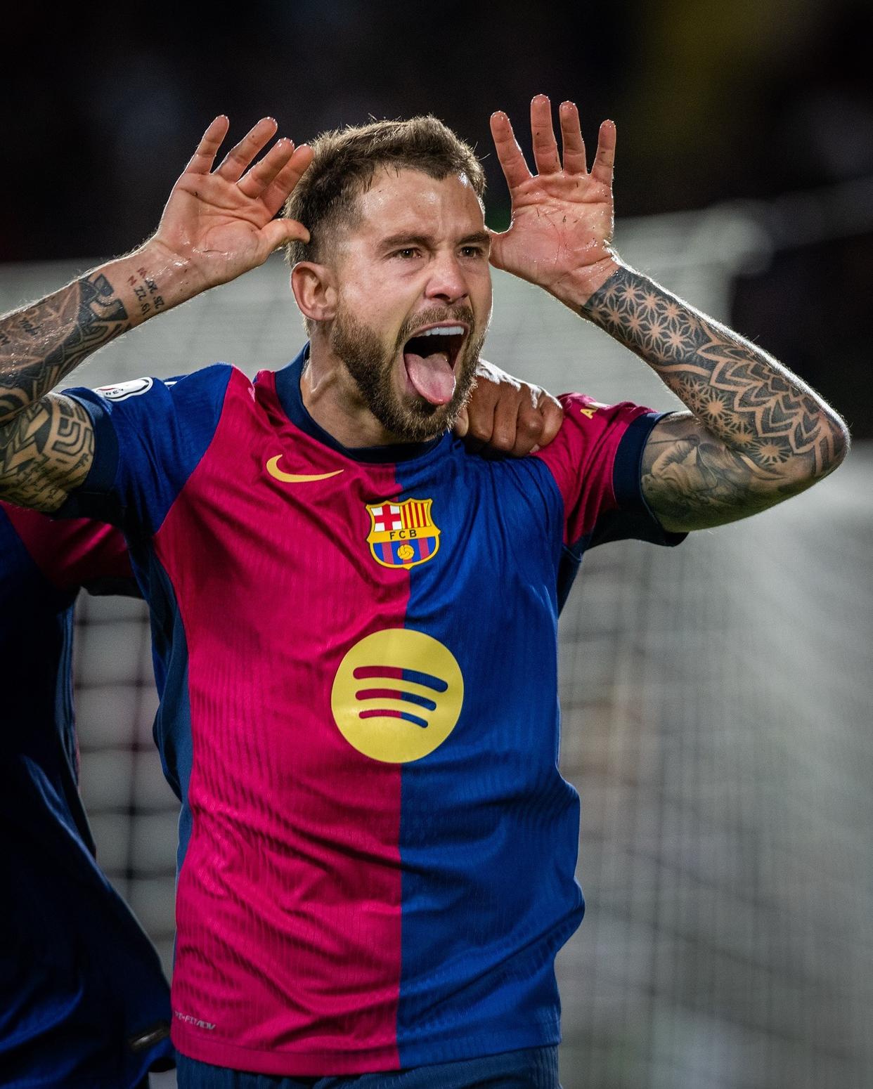 包含巴塞罗那迎中超关键赛，赛后状态回暖，球迷炸锅，更衣室氛围转暖的词条