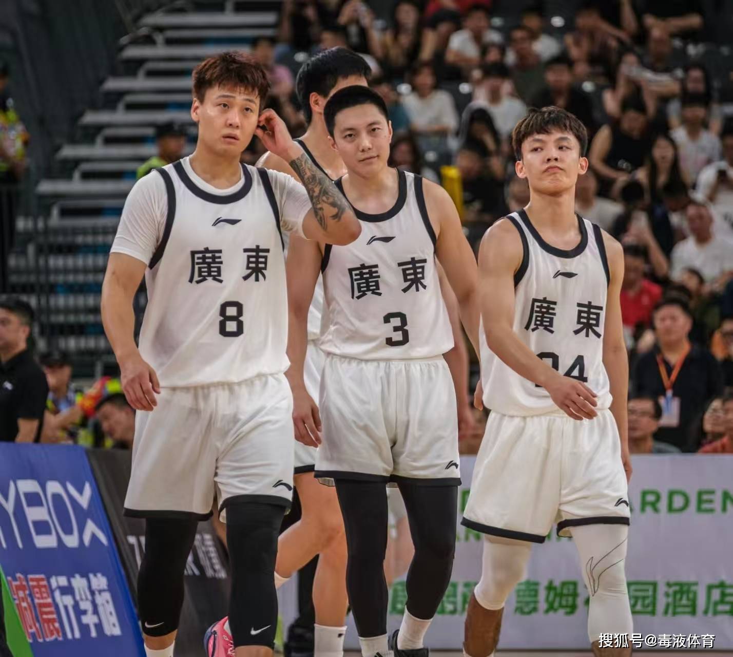 包含清晨体能课后；新奥尔良鹈鹕调整名单备战全明星赛；震撼外界；阵容厚度经受考验的词条