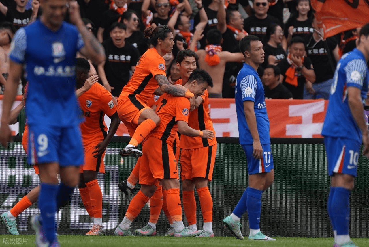 开云体育下载-今夜体能课后，上海申花刷新队史纪录备战全明星赛，信心回归，细节决定成败(开讲啦陈苏娅)